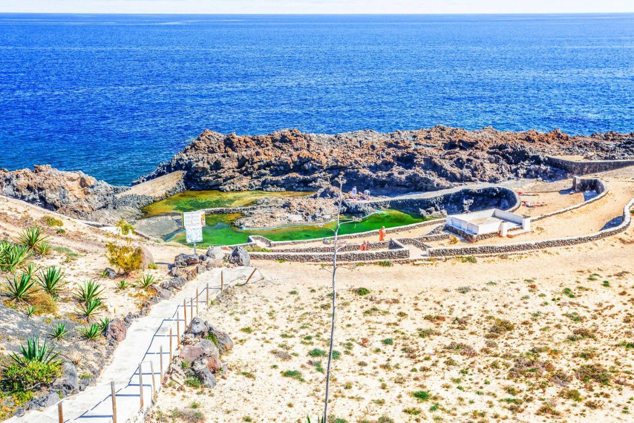 Boutique Beach Villa By Lanzarote Retreats - Private Pool - 1 Min Walk To Sea Pool تشاركو ديل بالو المظهر الخارجي الصورة