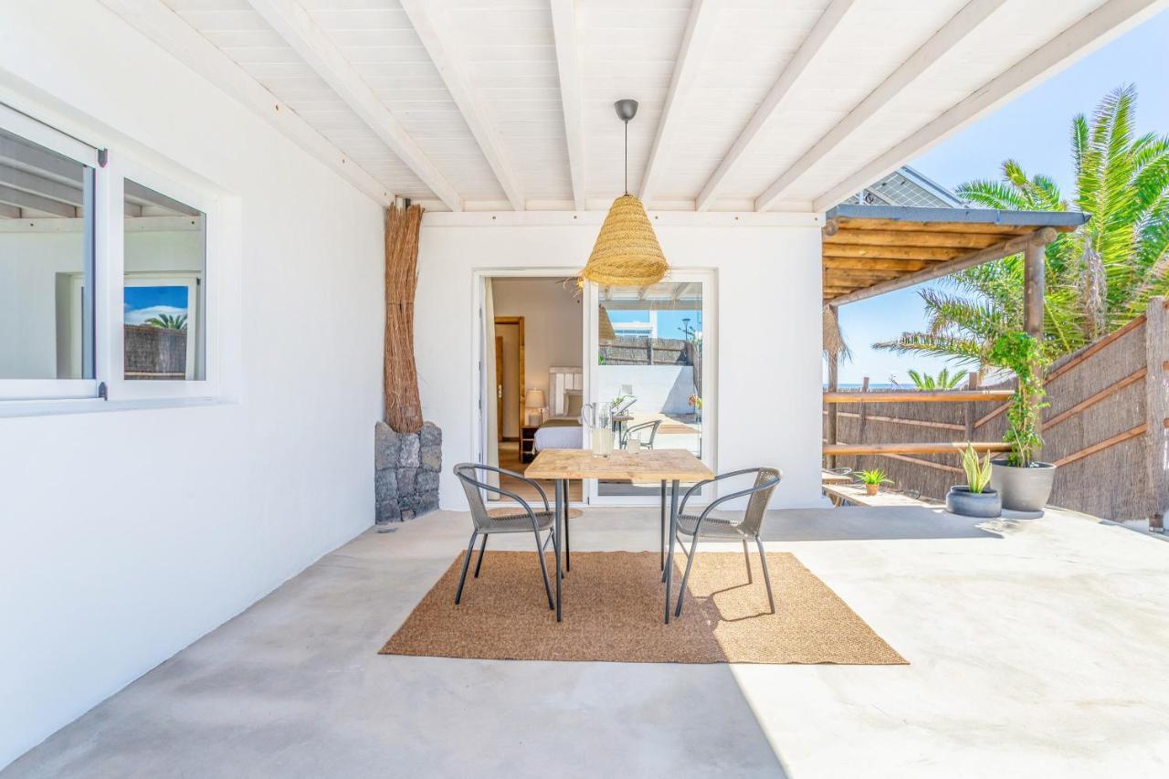 Boutique Beach Villa By Lanzarote Retreats - Private Pool - 1 Min Walk To Sea Pool تشاركو ديل بالو المظهر الخارجي الصورة