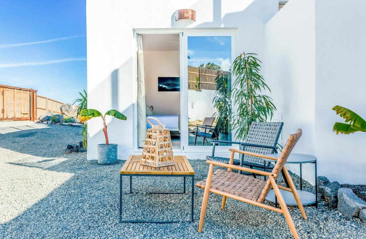 Boutique Beach Villa By Lanzarote Retreats - Private Pool - 1 Min Walk To Sea Pool تشاركو ديل بالو المظهر الخارجي الصورة