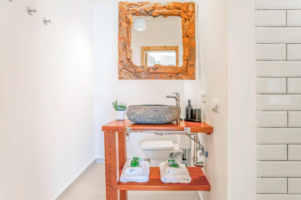 Boutique Beach Villa By Lanzarote Retreats - Private Pool - 1 Min Walk To Sea Pool تشاركو ديل بالو المظهر الخارجي الصورة
