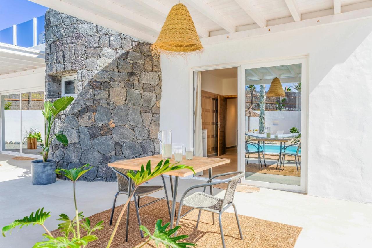 Boutique Beach Villa By Lanzarote Retreats - Private Pool - 1 Min Walk To Sea Pool تشاركو ديل بالو المظهر الخارجي الصورة